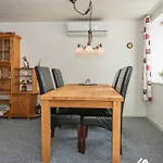 6 Person In